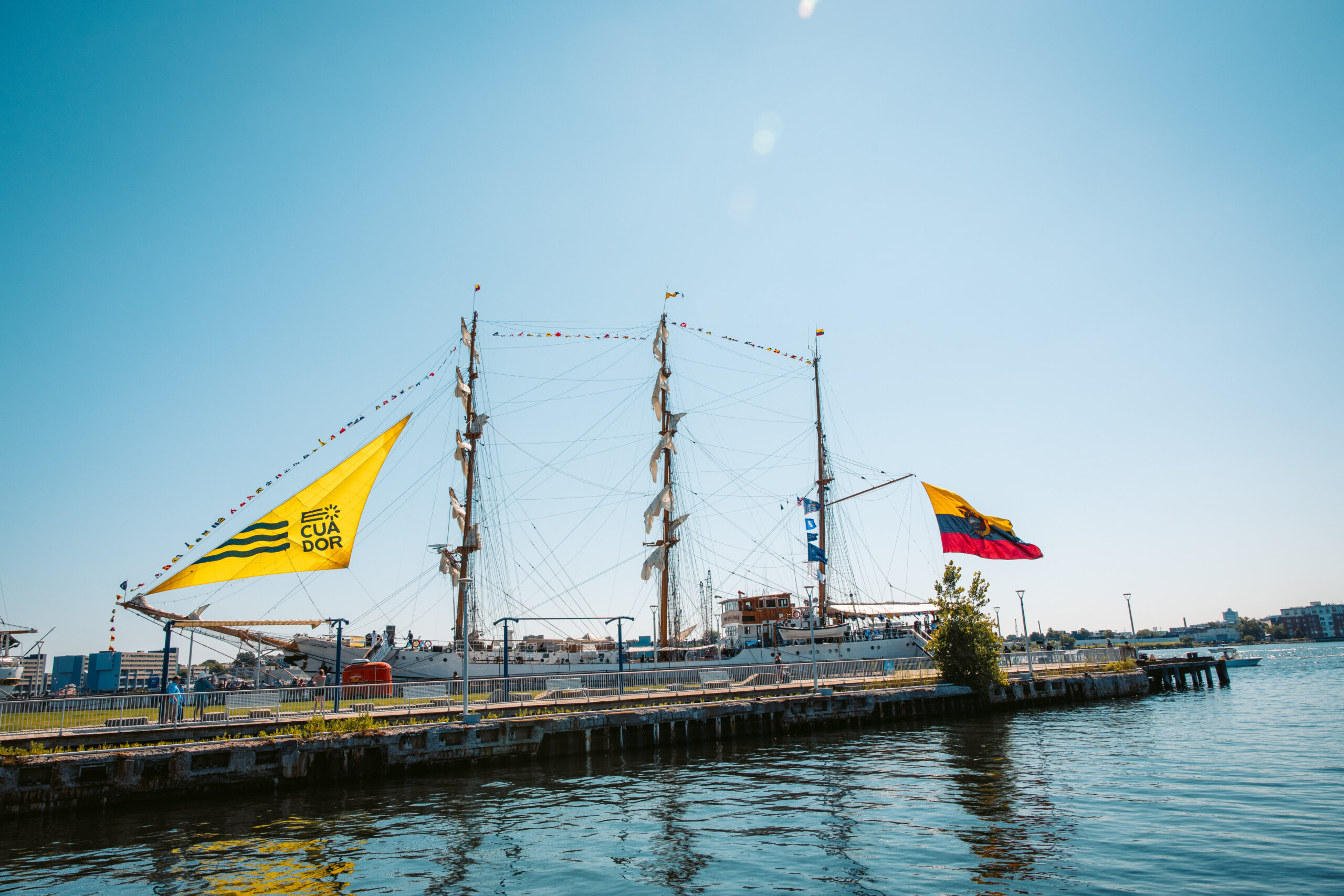 All The World Only In Ecuador, Tail Sail, Boston